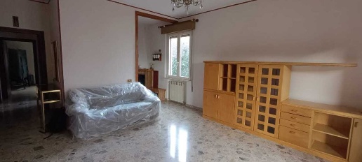 Foto Appartamento in Via Capitonese, Narni di 107 m² con 6 locali