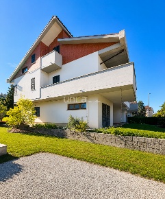 Foto Appartamento in Via Giuseppe Uncini snc, Cupramontana Centro di 280 m²