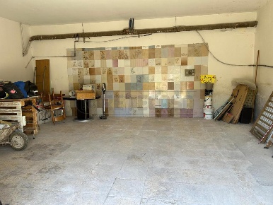 Foto Magazzino in via Salvatore Averna 9, Caltanissetta Centro di 74 m²