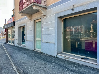 Foto Locale commerciale in Piazzale Europa  79, Sarezzo Centro di 138 m²