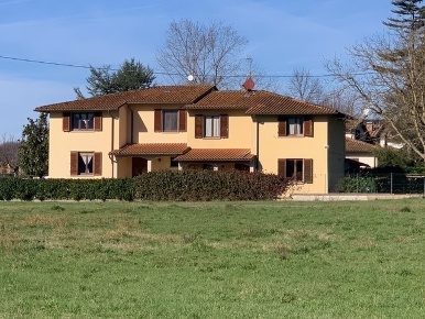 Foto Appartamento in Località La Gracchia, Vicchio di 225 m² con 8 locali