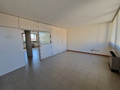 Foto Ufficio in Via Don Giovanni Minzoni 64, Lucca Sant'Anna di 75 m²