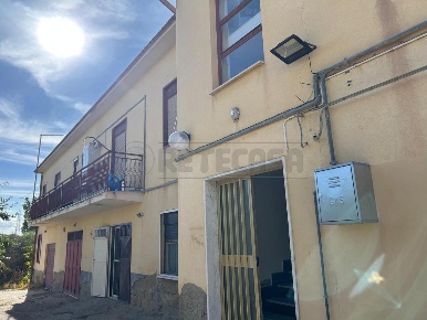 Foto Appartamento in via Salvatore Averna 9, Caltanissetta Centro di 135 m²