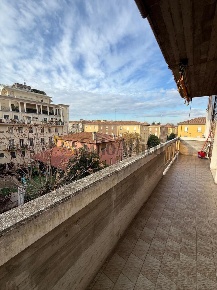 Foto Appartamento in Via Gavioli, Modena di 100 m² con 5 locali in affitto