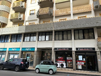 Foto Ufficio in viale trieste 131, Caltanissetta Centro di 60 m² in vendita