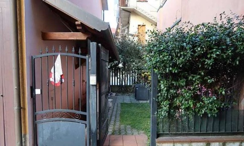 Foto Appartamento in Via Sant'Ambrogio 10, Paderno Dugnano di 83 m²