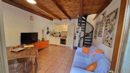 Foto Appartamento in Via Manzoni 17, Omegna Centro di 50 m² con 2 locali