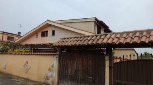 Foto Appartamento in Via Novara 109, Ardea Nuova Florida di 121 m² all'asta