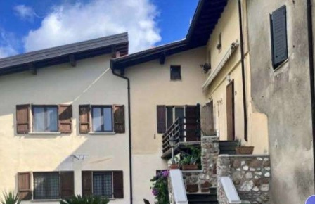 Foto Appartamento in Via Roina, Toscolano-Maderno Roina di 81 m² all'asta