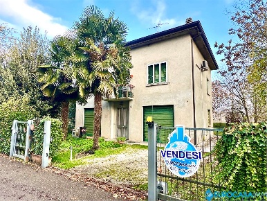 Foto Casa indipendente in via Sant'Antonio 20, Novi di Modena di 190 m²