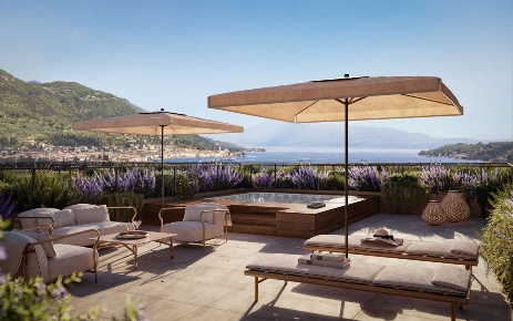 Foto Attico in Via San Francesco D'Assisi, Salò Centro di 309 m² in vendita