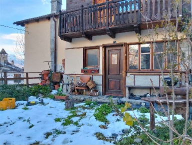 Foto Casa indipendente in Miseregne, Fénis Chez Croiset di 56 m² in vendita