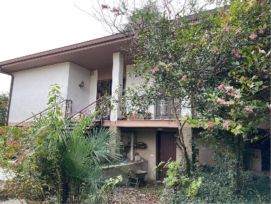 Foto Villa unifamiliare in Montebello, Agrate Conturbia di 200 m²