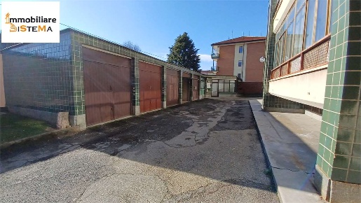 Foto Box in Via Vittorio Veneto, Santena di 17 m² con 1 locali in affitto