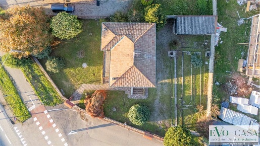 Foto Casa indipendente in Via Maroncelli 1, Castano Primo Centro di 107 m²