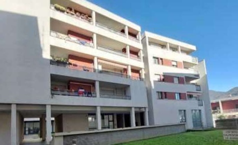 Foto Appartamento in Via Luigi Bazoli, Brescia Sant'Anna di 90 m² all'asta