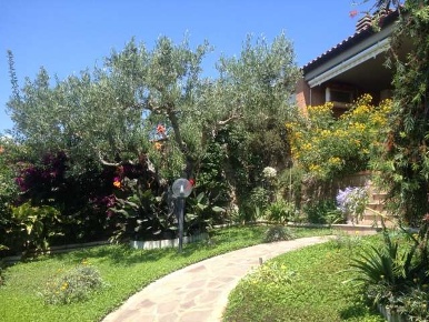 Foto Villa bifamiliare a Follonica 167 Ovest, Campi Alti di 130 m²