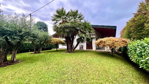 Foto Casa indipendente in Via Ca' Rezzonico 1, Mirano Vetrego di 240 m²