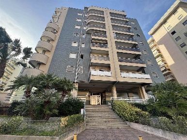 Foto Appartamento in via  Via Arnaldo De Filippis, Cosenza di 127 m²