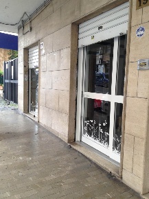 Foto Negozio in Rione Alto via miranda17/19, Napoli Rione Alto di 25 m²