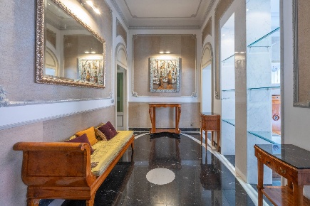 Foto Appartamento in Via Vito Nicola De Nicolo', Bari di 200 m² in vendita