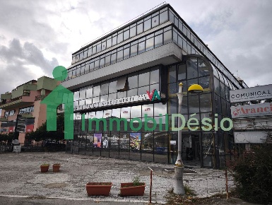 Foto Ufficio a Potenza Dragonetti di 137 m² con 6 locali in affitto