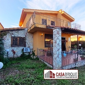 Foto Villa unifamiliare in Via Chiesazza Sperone, Altavilla Milicia