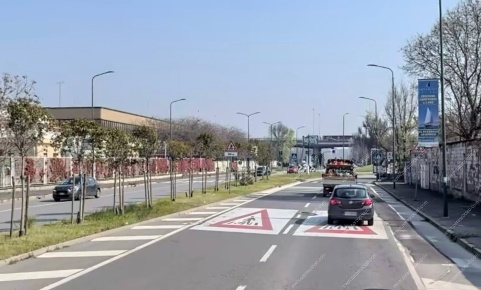 Foto Attività commerciale a Milano Lambrate di 140 m² con 7 locali