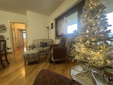 Foto Appartamento in Via G. Palatucci, Teramo di 90 m² con 3 locali