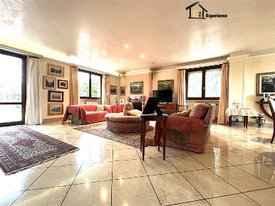 Foto Villa unifamiliare in Vocabolo Spiazzetta, Calvi dell'Umbria di 675 m²