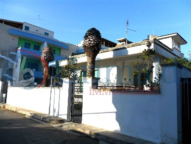 Foto Villa unifamiliare in Via delle Robinie snc, Gallipoli di 200 m²