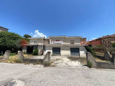 Foto Casa indipendente in Via Felci 50, Pignataro Interamna di 245 m²