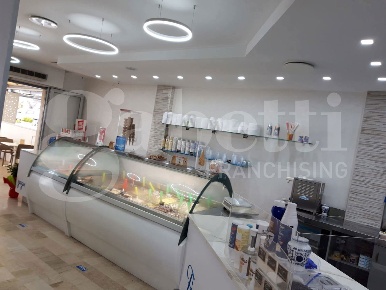 Foto Attività commerciale in Viale G. Marconi 82, Alba Adriatica di 70 m²