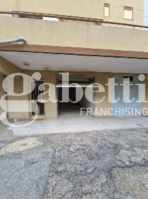 Foto Box in Via Pace Brindisina 77, Brindisi Commenda di 119 m² in vendita