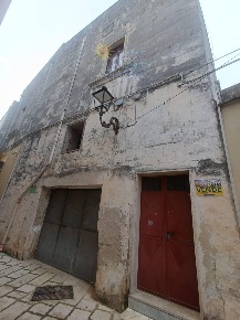 Foto Appartamento a Maruggio Centro di 137 m² con 6 locali in vendita