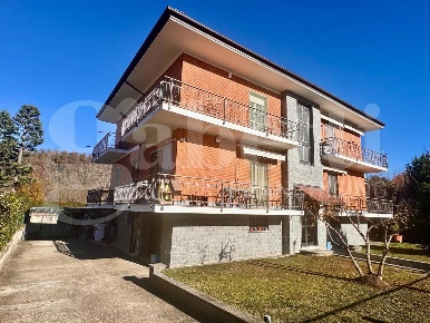 Foto Villa unifamiliare in Rocciamelone, Bruino di 210 m² con 5 locali