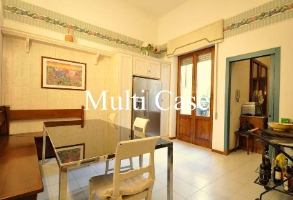 Foto Villa unifamiliare a Viareggio Lungomare di 180 m² con 5 locali