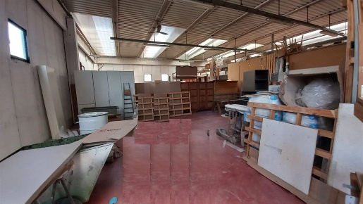 Foto Capannone industriale a Mariano Comense di 2220 m² in affitto