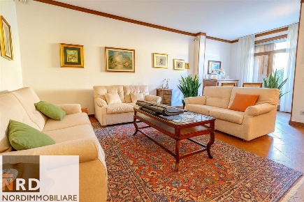 Foto Villa unifamiliare in Petrarca, Curtatone Montanara di 350 m²