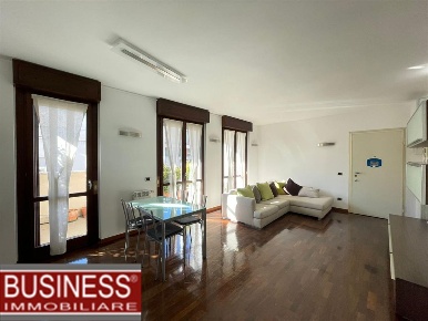 Foto Appartamento in Via Rutilia, Milano Ripamonti di 90 m² con 3 locali