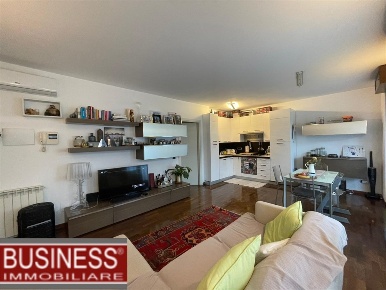 Foto Appartamento in Via Rutilia, Milano Ripamonti di 90 m² con 3 locali