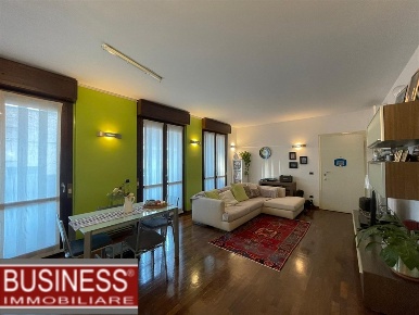 Foto Appartamento in Via Rutilia, Milano Ripamonti di 90 m² con 3 locali