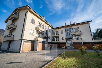 Foto Appartamento in via statale, Garlate di 97 m² con 3 locali in vendita