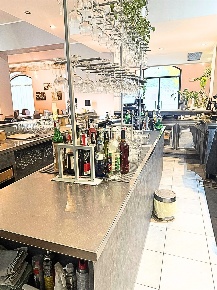 Foto Negozio in VIA XX SETTEMBRE, Monza San Carlo - Stazione di 250 m²