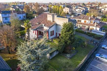 Foto Villa unifamiliare in VIA DEI PLATANI, Mozzanica Centro di 303 m²