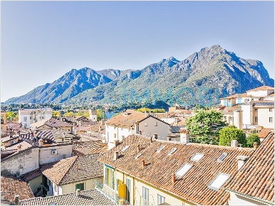 Foto Appartamento in via bovara, Lecco Centro di 89 m² con 3 locali