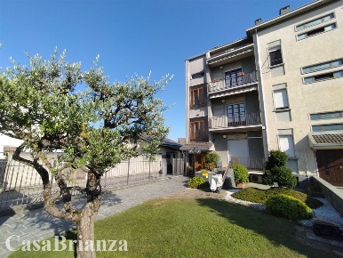 Foto Ufficio a Macherio di 98 m² con 3 locali in vendita