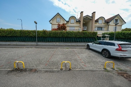 Foto Box a Liscate di 13 m² con 1 locali in vendita