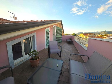 Foto Appartamento a Massa Marina di Massa Centro di 80 m² con 3 locali