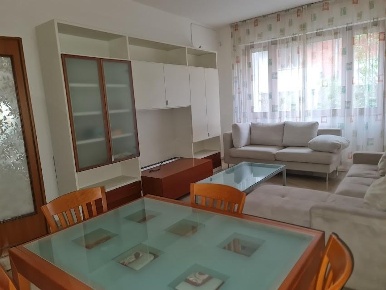 Foto Appartamento a Carrara Avenza di 100 m² con 4 locali in vendita